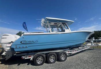  2026 Robalo R300 center console Boat